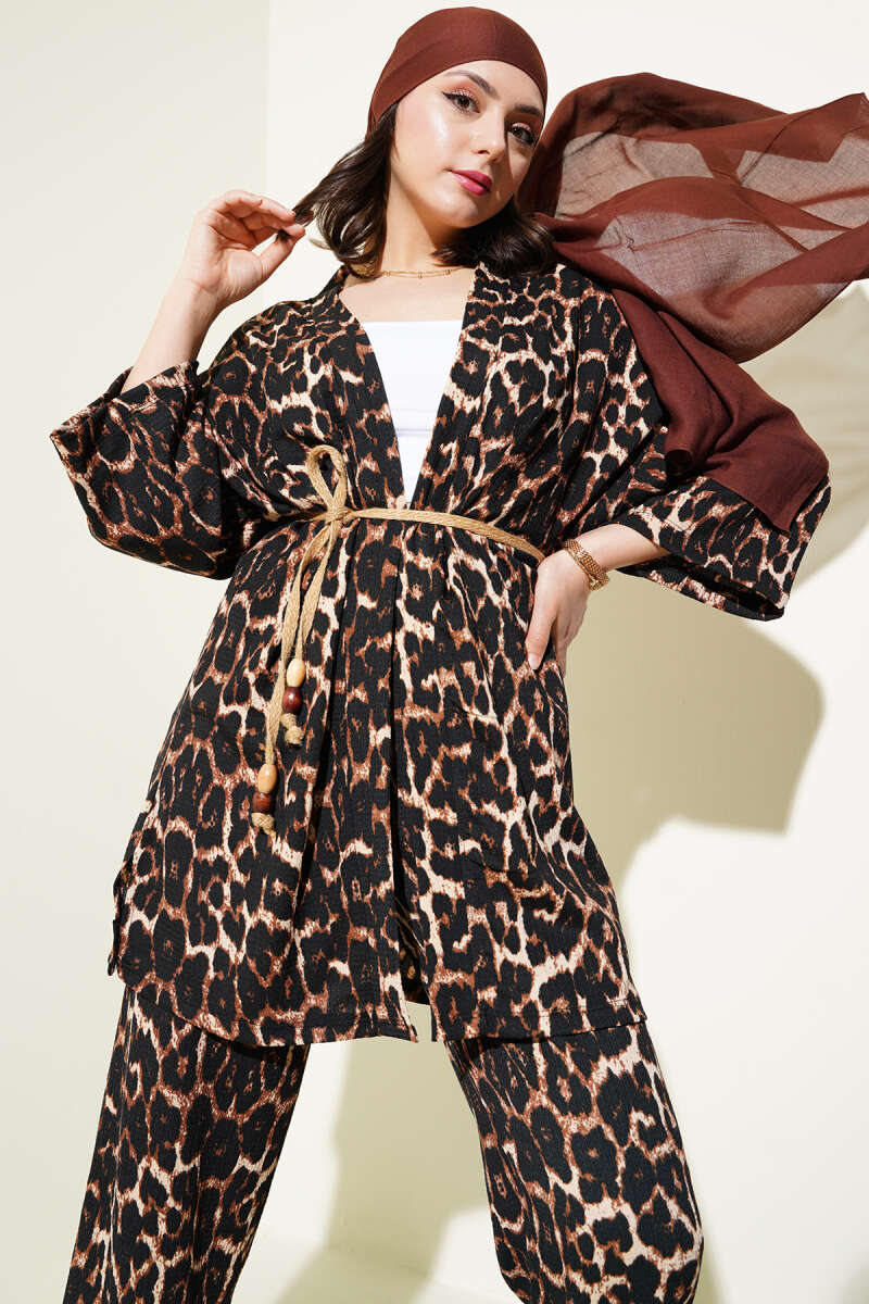 https://cdn.pazarium.com.tr/leopar-desenli-burumcuk-kimono-ikili-takim-leopar-613840-14-B.jpg