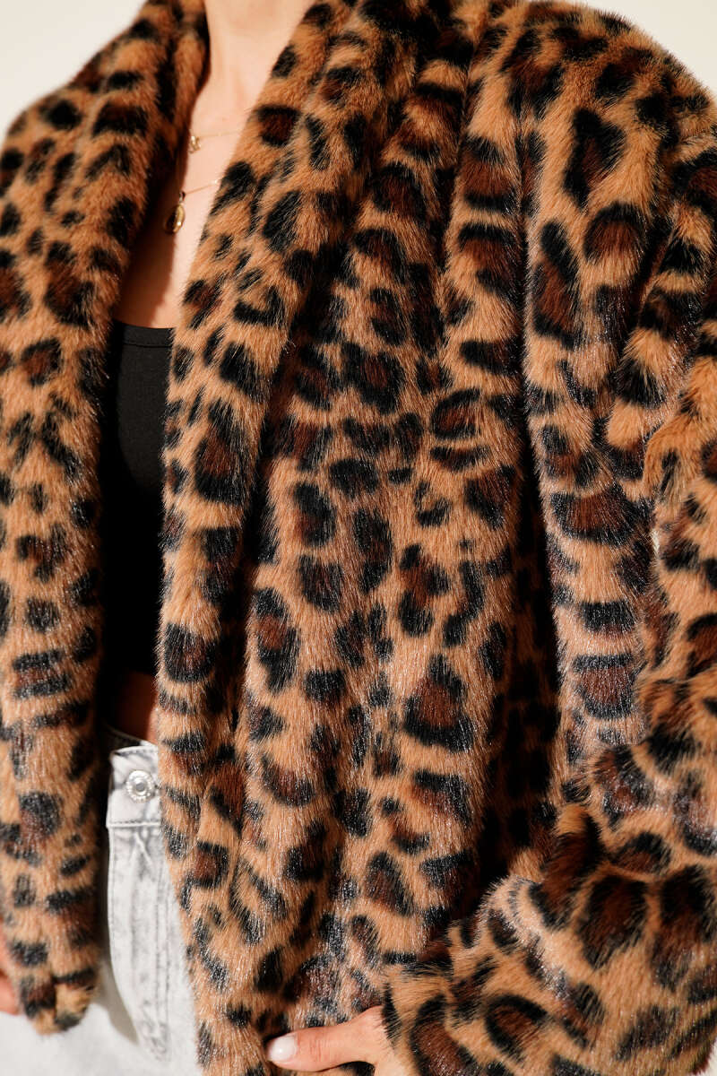 https://cdn.pazarium.com.tr/leopar-desenli-kurk-mont-leopar-683308-16-B.jpg