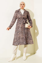 https://cdn.pazarium.com.tr/leopar-desenli-kusakli-trenckot-latte-549734-13-B.jpg
