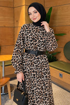 https://cdn.pazarium.com.tr/leopar-desenli-sifon-elbise-siyah-835632-20-B.jpg