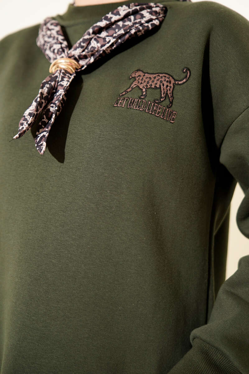 Leopar Fularlı Üç İplik Tunik