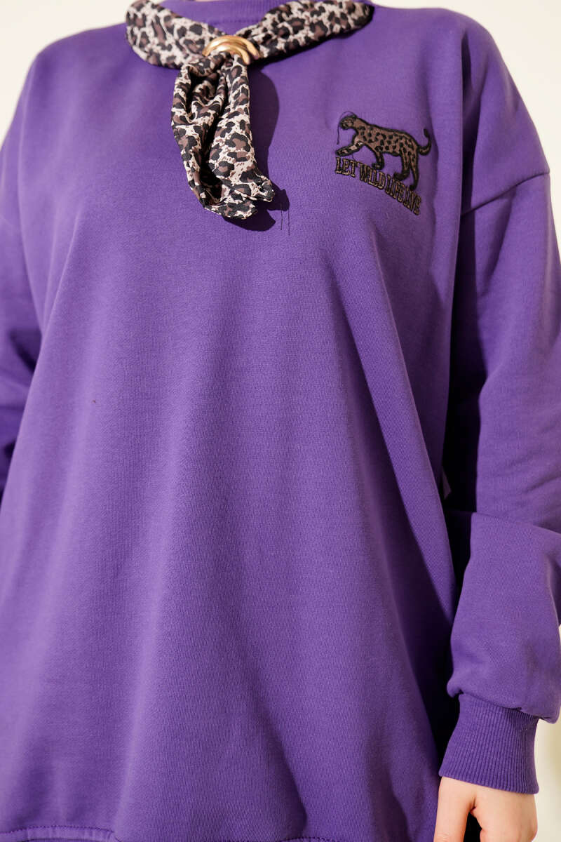 https://cdn.pazarium.com.tr/leopar-fularli-uc-iplik-tunik-mor-714431-17-B.jpg