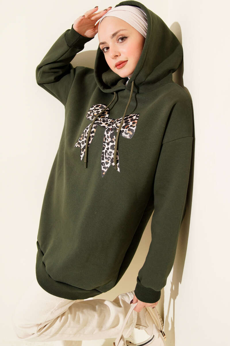 https://cdn.pazarium.com.tr/leopar-kurdele-baskili-uc-iplik-sweatshirt-haki-712935-17-B.jpg