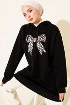 https://cdn.pazarium.com.tr/leopar-kurdele-baskili-uc-iplik-sweatshirt-siyah-712929-17-B.jpg