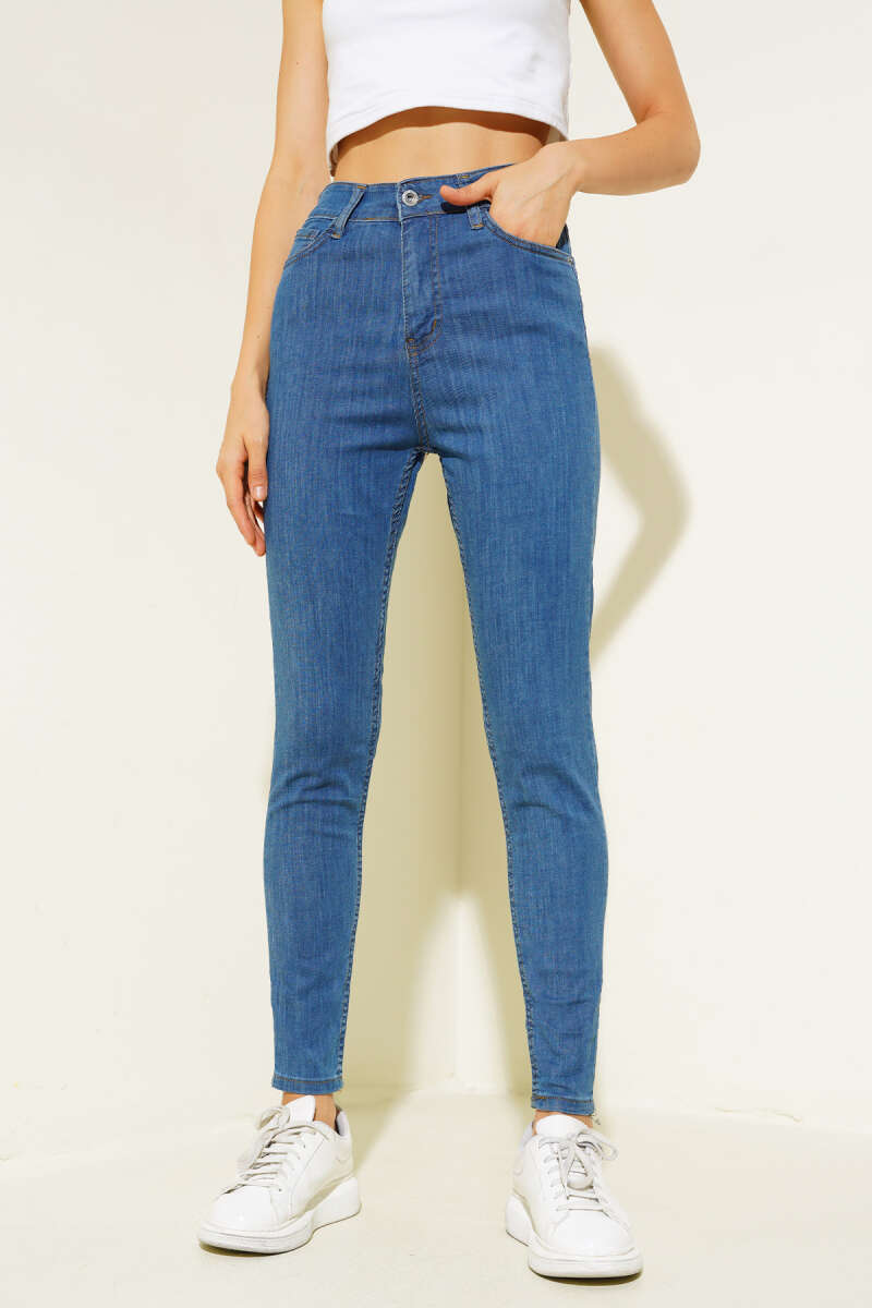 https://cdn.pazarium.com.tr/likrali-skinny-jean-pantolon-orta-mavi-545653-13-B.jpg