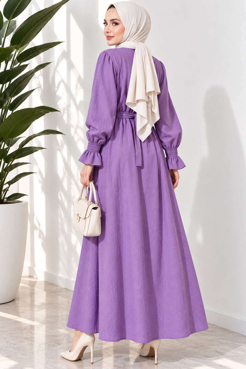 Vestido Beige con Encaje de Piedras, Bolsillos y Cintura Elástica