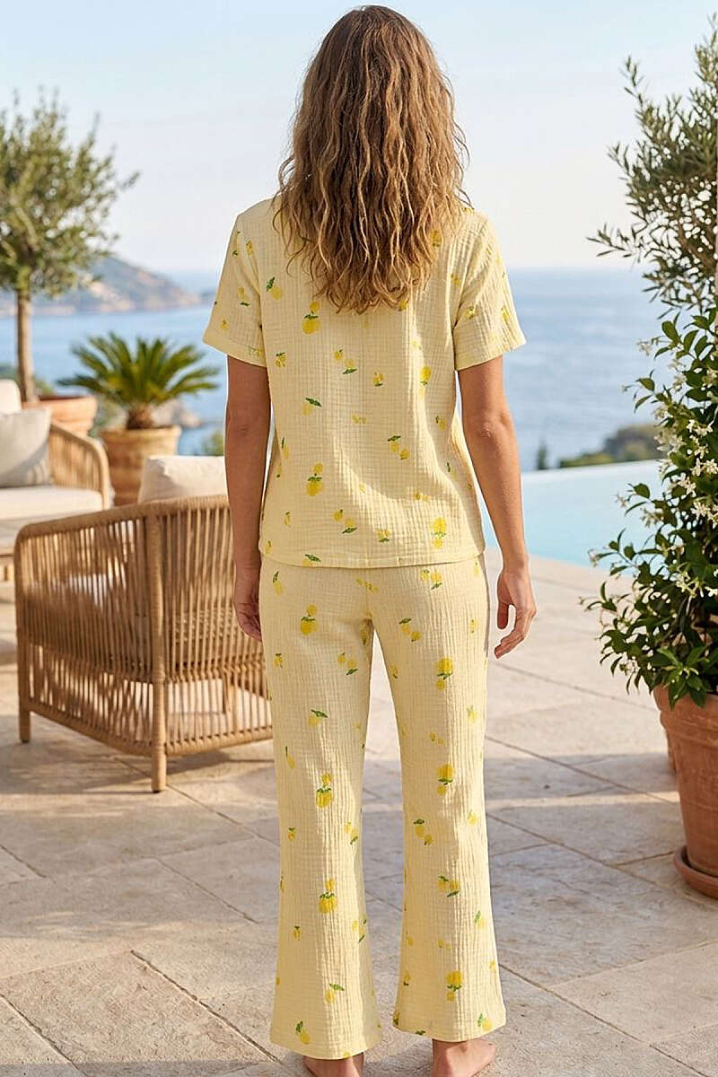 https://cdn.pazarium.com.tr/limon-desenli-muslin-kisa-kollu-pijama-takimi-sari-802191-19-B.jpg