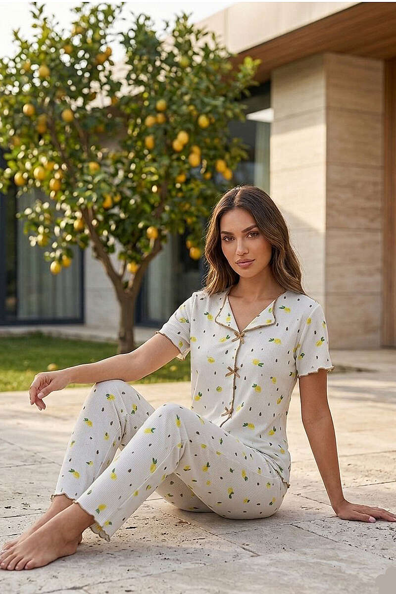 https://cdn.pazarium.com.tr/limon-kurdele-baskili-kisa-kollu-pijama-takimi-bej-799895-19-B.jpg