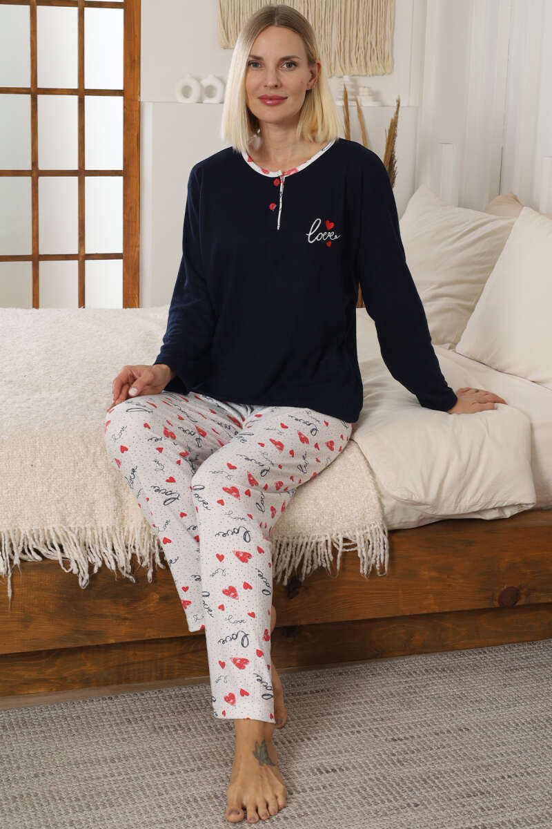 https://cdn.pazarium.com.tr/love-baskili-kadin-pijama-takimi-lacivert-711728-17-B.jpg
