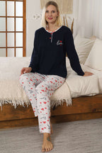 https://cdn.pazarium.com.tr/love-baskili-kadin-pijama-takimi-lacivert-711728-17-B.jpg