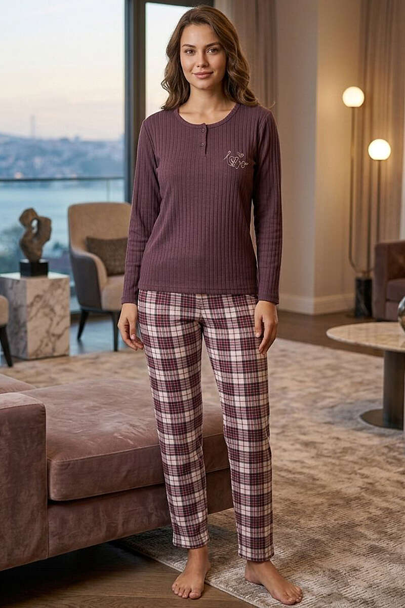 Love Nakışlı Ekose Desen Pijama Takımı