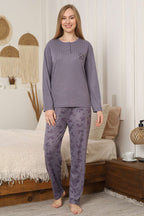 https://cdn.pazarium.com.tr/love-nakisli-fitilli-uzun-kol-pijama-takimi-lila-745981-18-B.jpg
