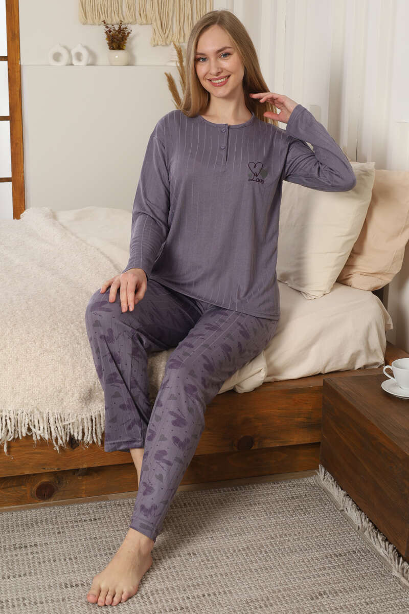 https://cdn.pazarium.com.tr/love-nakisli-fitilli-uzun-kol-pijama-takimi-lila-745982-18-B.jpg