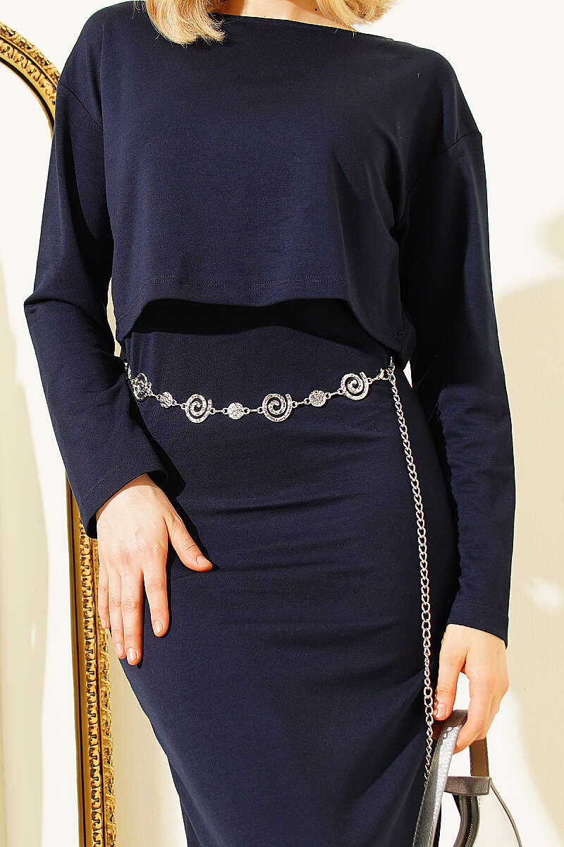 https://cdn.pazarium.com.tr/loysa-askili-croplu-elbise-takim-lacivert-778869-19-B.jpg