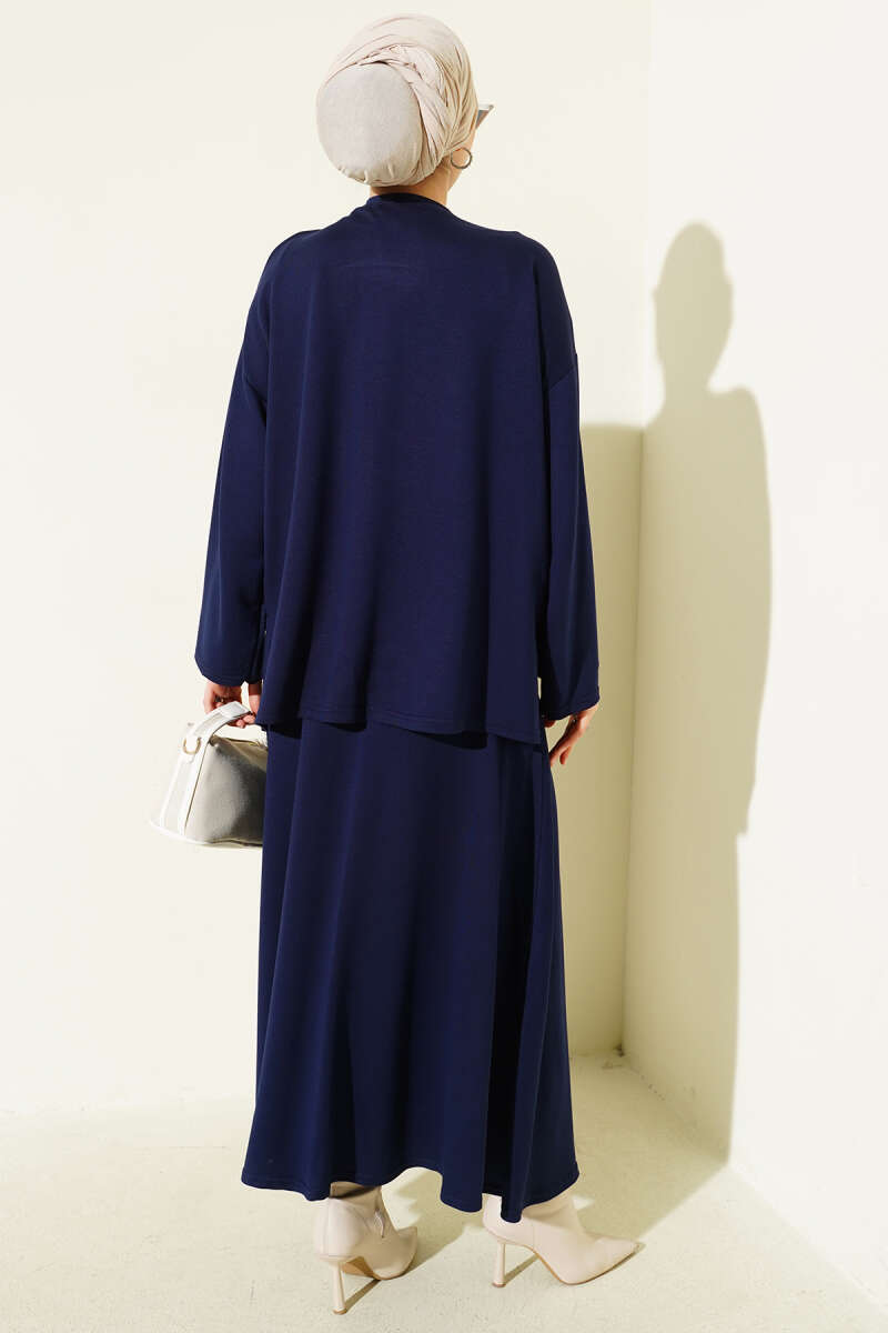 https://cdn.pazarium.com.tr/loysa-basic-tunik-etek-ikili-takim-lacivert-702304-17-B.jpg