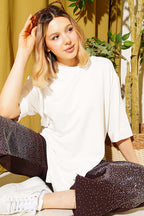 https://cdn.pazarium.com.tr/loysa-duble-kol-yirtmacli-t-shirt-ekru-778557-19-B.jpg