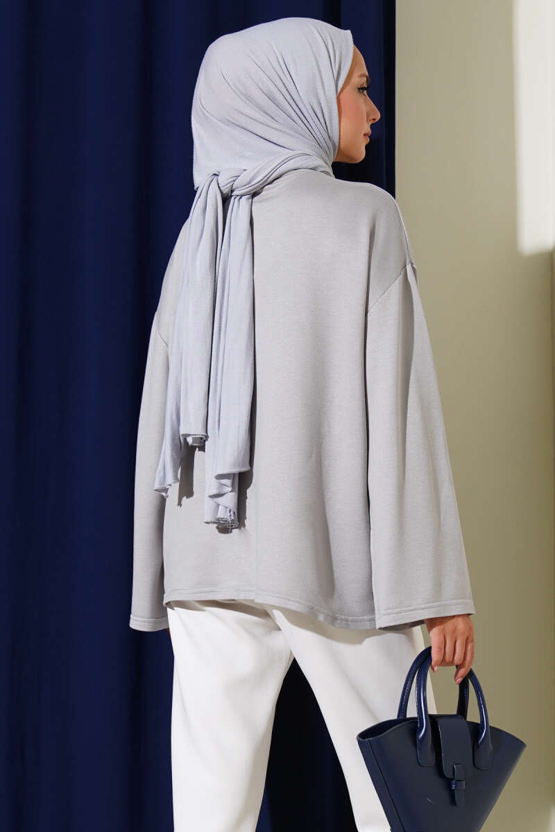 https://cdn.pazarium.com.tr/loysa-dusuk-omuz-basic-tunik-gri-670840-16-B.jpg