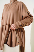 https://cdn.pazarium.com.tr/loysa-kol-firfirli-hirka-camel-556136-13-B.jpg