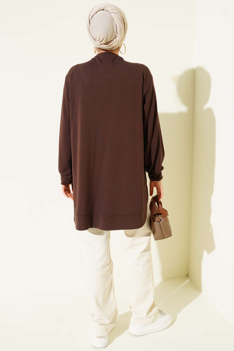 https://cdn.pazarium.com.tr/loysa-oval-kesim-oversize-tunik-kahve-707070-17-B.jpg