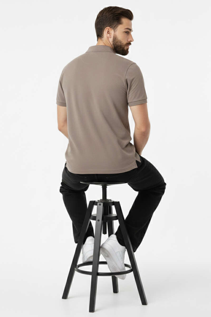 https://cdn.pazarium.com.tr/loysa-polo-yaka-dugmeli-t-shirt-kahve-739388-18-B.jpg