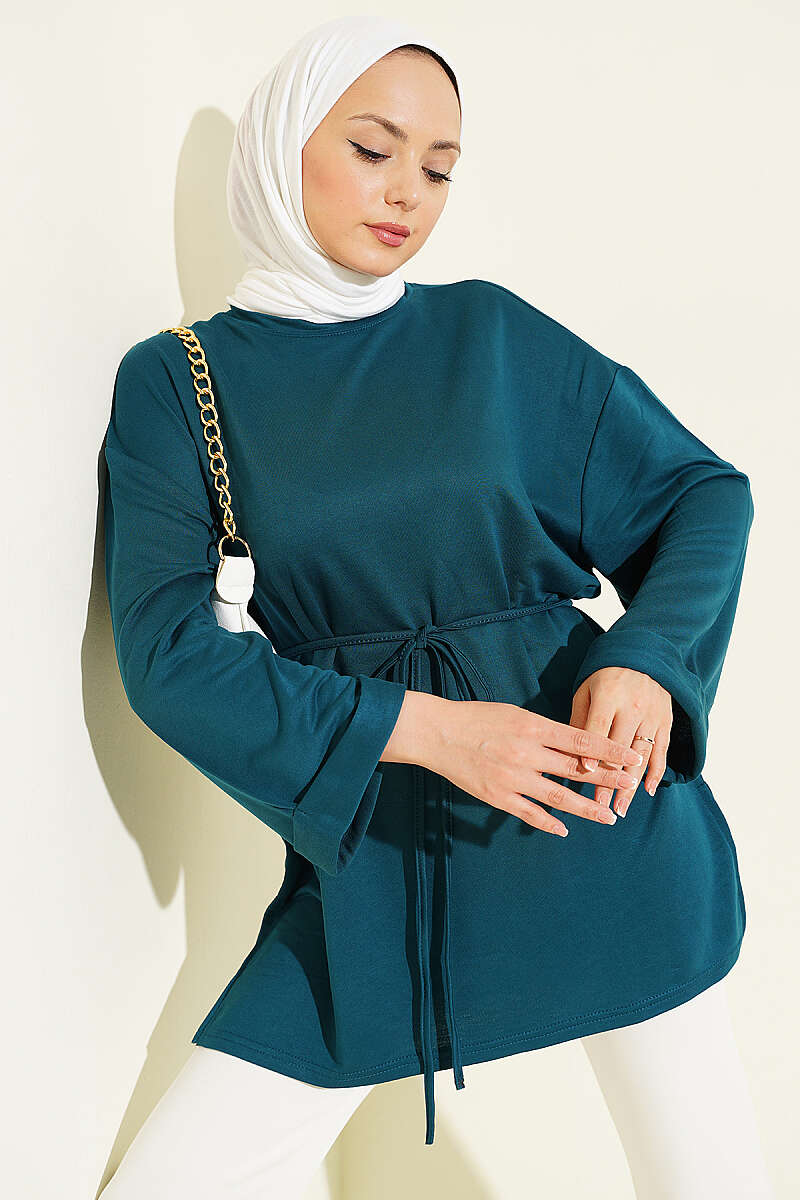 https://cdn.pazarium.com.tr/loysa-yan-yirtmacli-kusakli-tunik-petrol-796888-19-B.jpg