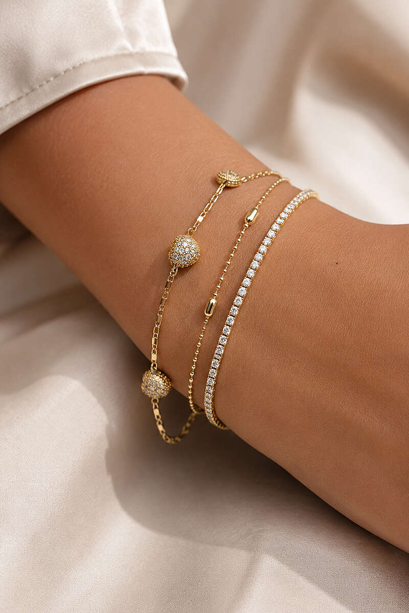 https://cdn.pazarium.com.tr/mini-kalp-tas-detayli-bileklik-gold-811708-20-B.jpg