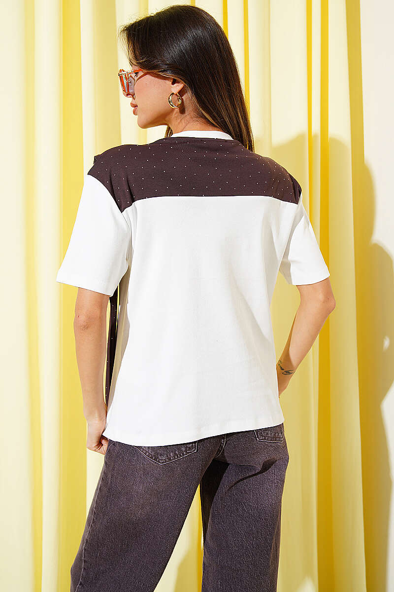 https://cdn.pazarium.com.tr/mini-tas-atkili-t-shirt-kahve-769406-18-B.jpg