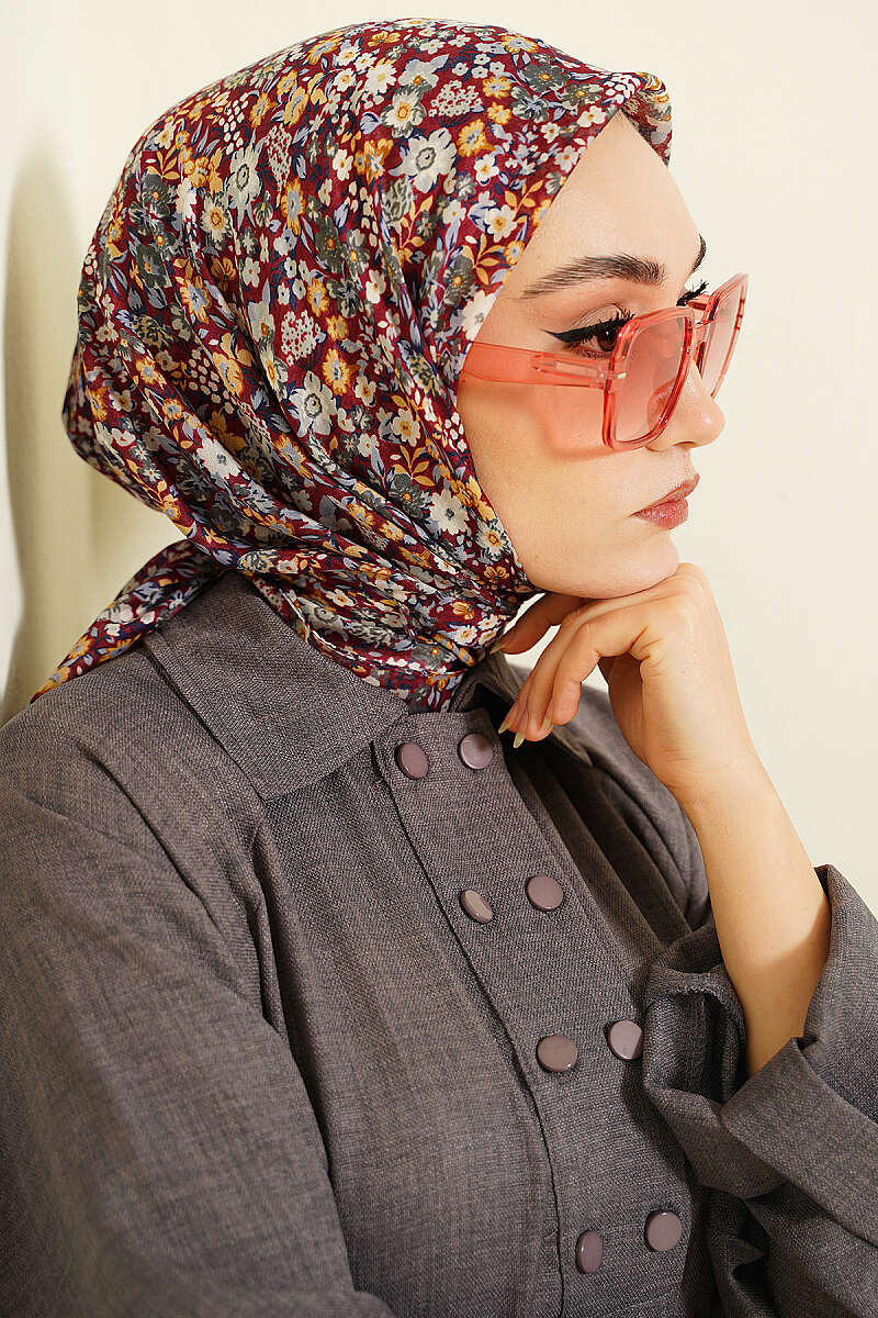 Minik Çiçek Desenli Eşarp