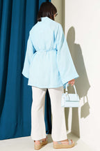 https://cdn.pazarium.com.tr/muslin-belden-baglamali-kimono-mavi-635090-15-B.jpg
