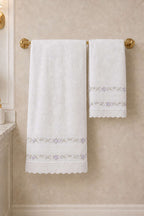 https://cdn.pazarium.com.tr/nakisli-dantelli-2li-banyo-ve-el-havlu-seti-asorti-7-797380-19-B.jpg