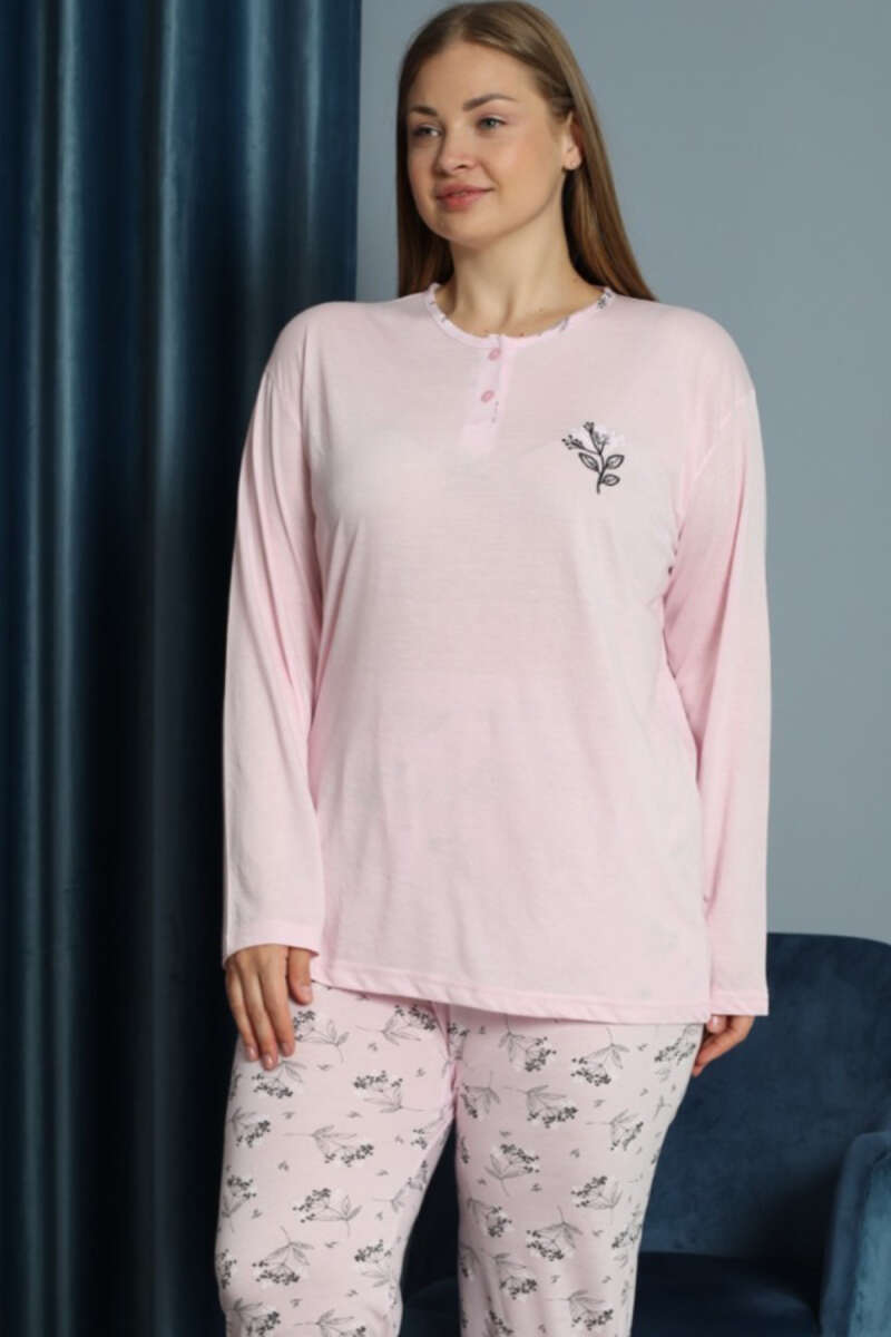 https://cdn.pazarium.com.tr/nakisli-desenli-viskon-buyuk-beden-pijama-takim-pembe-583311-13-B.jpg