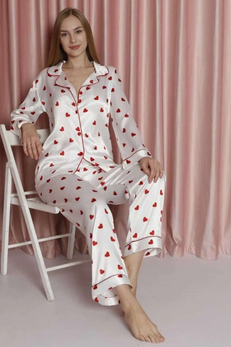 https://cdn.pazarium.com.tr/nbb-desenli-saten-pijama-takimi-ekru-606733-14-B.jpg