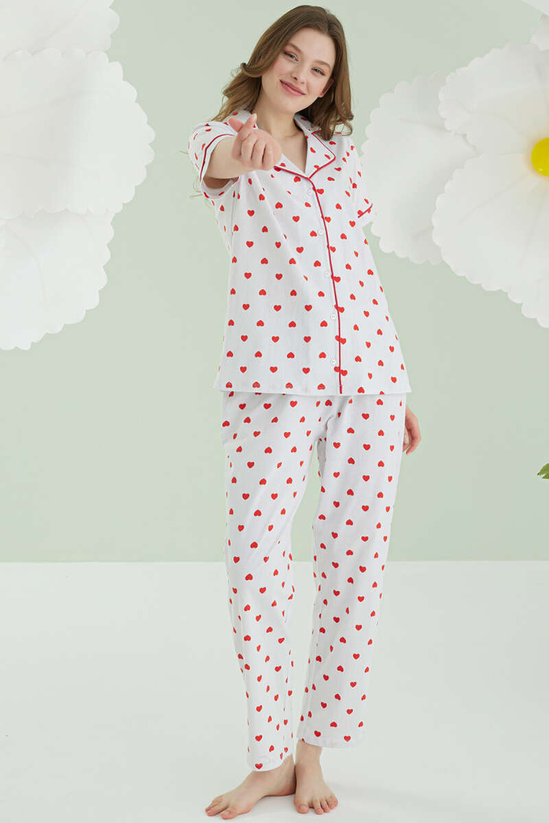https://cdn.pazarium.com.tr/nbb-kalp-desenli-dugmeli-keten-pijama-takimi-ekru-614653-14-B.jpg