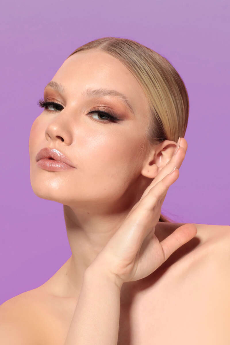 https://cdn.pazarium.com.tr/new-well-lift-me-up-volume-mascara-8-ml-558101-13-B.jpg
