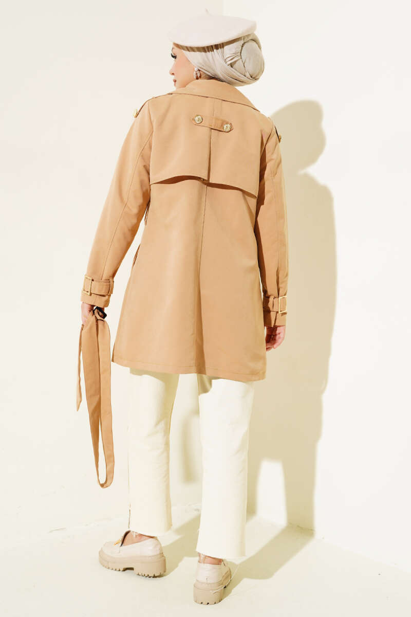 https://cdn.pazarium.com.tr/omuz-apoletli-kisa-trenckot-camel-540034-12-B.jpg
