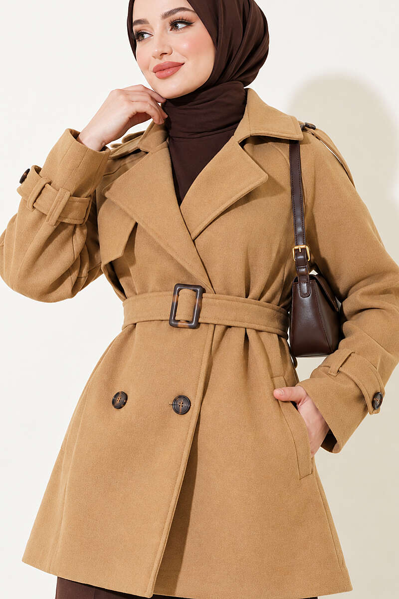 https://cdn.pazarium.com.tr/omuz-apoletli-kusakli-kisa-kase-kaban-latte-836987-13-B.jpg