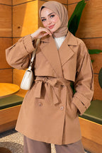https://cdn.pazarium.com.tr/omuz-apoletli-pelerinli-kisa-trenckot-camel-842560-20-B.jpg