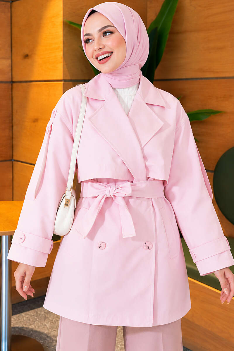 https://cdn.pazarium.com.tr/omuz-apoletli-pelerinli-kisa-trenckot-pembe-842550-20-B.jpg