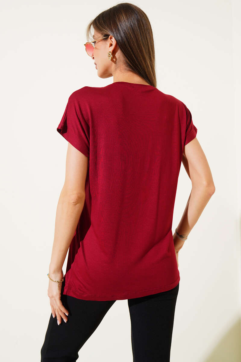 https://cdn.pazarium.com.tr/omuz-damla-tasli-t-shirt-bordo-624039-15-B.jpg