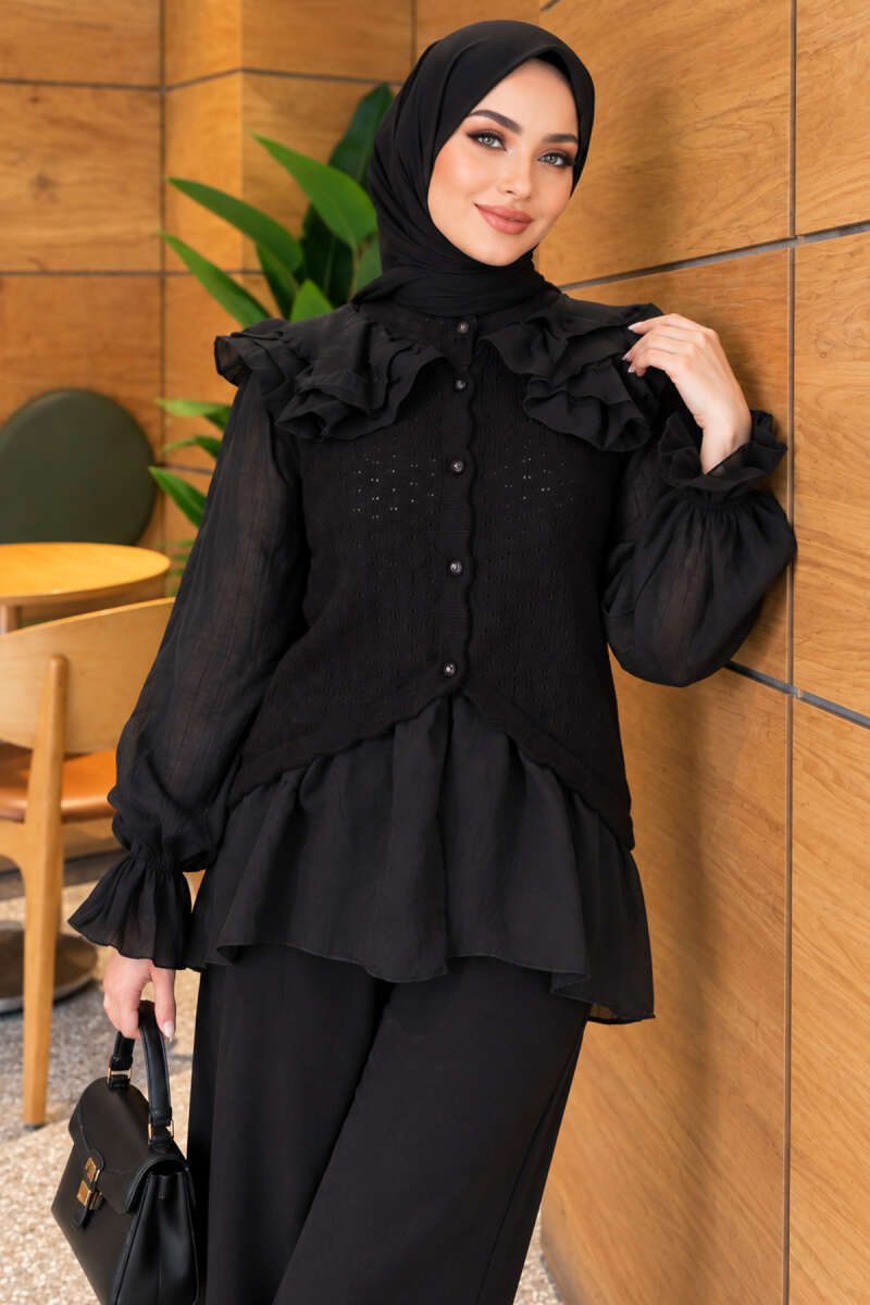 https://cdn.pazarium.com.tr/omuz-firfir-detayli-triko-ikili-takim-siyah-833112-20-B.jpg