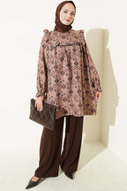 https://cdn.pazarium.com.tr/omuz-firfirli-desenli-tunik-camel-816566-20-B.jpg