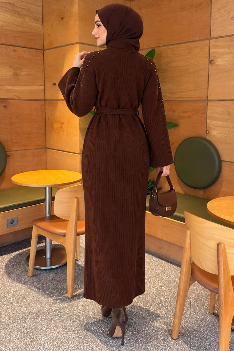 https://www.pazarium.com.tr/omuz-inci-detayli-triko-elbise-kahve-832750-20-B.jpg