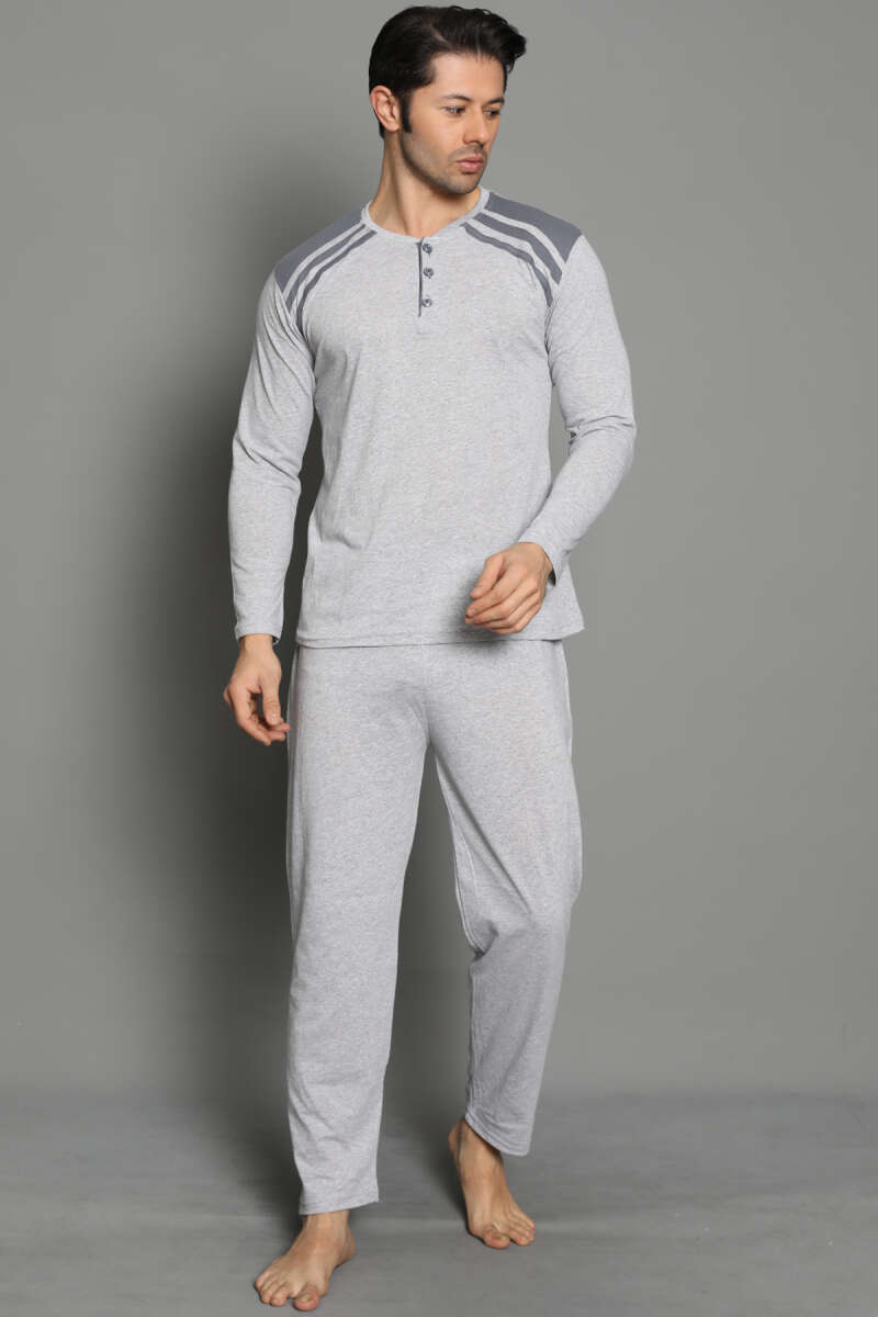 https://cdn.pazarium.com.tr/omuz-seritli-dugmeli-erkek-pijama-takimi-gri-582858-13-B.jpg
