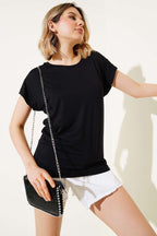 https://cdn.pazarium.com.tr/omuz-tasli-t-shirt-siyah-608440-14-B.jpg