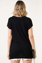 https://cdn.pazarium.com.tr/omuz-tasli-t-shirt-siyah-608442-14-B.jpg