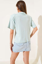 https://cdn.pazarium.com.tr/omuz-vatkali-fermuarli-t-shirt-su-yesili-635506-15-B.jpg