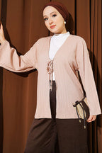 https://cdn.pazarium.com.tr/onu-bagcikli-agac-kabugu-kimono-bej-797683-19-B.jpg