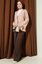 https://cdn.pazarium.com.tr/onu-bagcikli-agac-kabugu-kimono-bej-797684-19-B.jpg