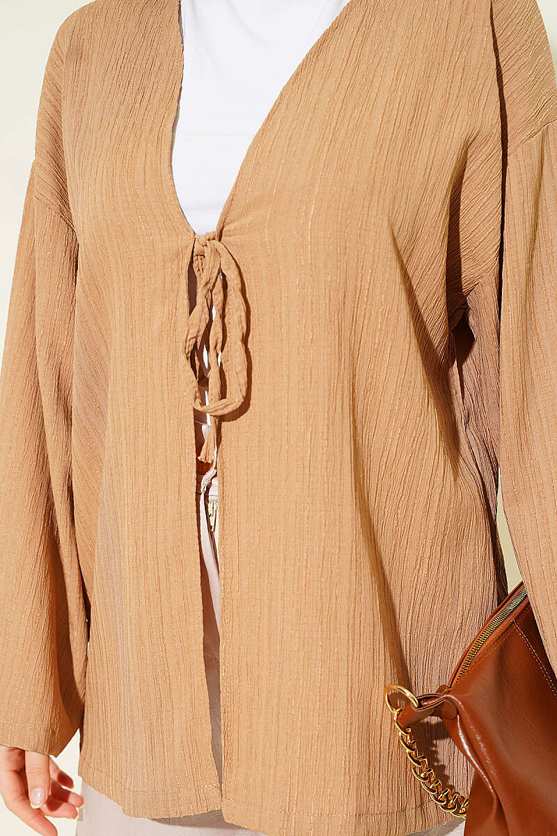 https://cdn.pazarium.com.tr/onu-bagcikli-agac-kabugu-kimono-latte-797625-19-B.jpg