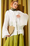 https://cdn.pazarium.com.tr/onu-bagcikli-oversize-tul-kimono-beyaz-797435-19-B.jpg